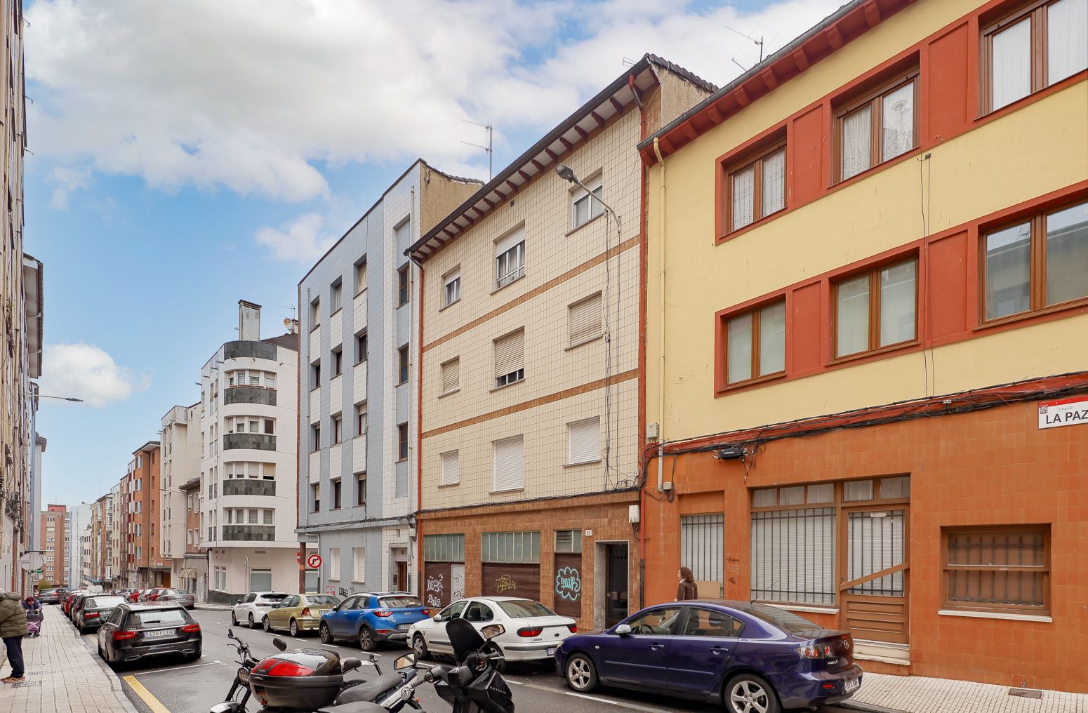 Vista exterior de Pis en venda en Gijón  amb Calefacció i Traster