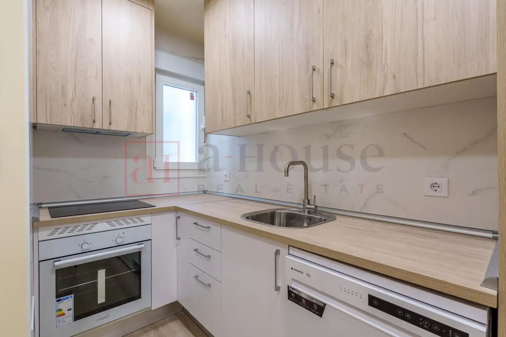 Küche von Wohnung zum Verkauf in Madrid mit Klimaanlage und Heizung