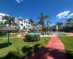 Vista exterior de Apartament en venda en Estepona amb Aire condicionat, Calefacció i Terrassa