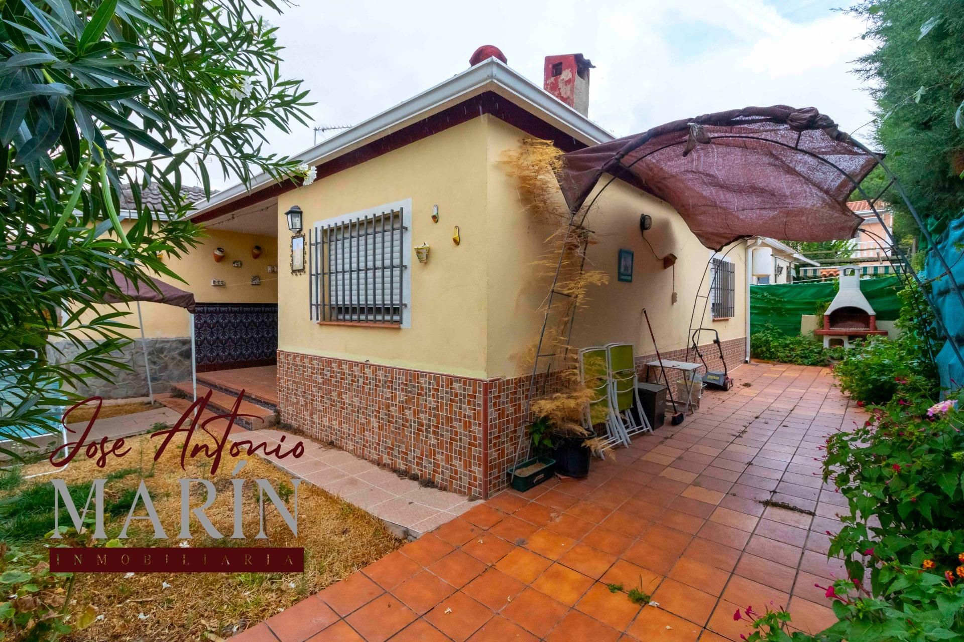 Jardí de Casa o xalet en venda en Badajoz Capital amb Aire condicionat, Traster i Piscina comunitària