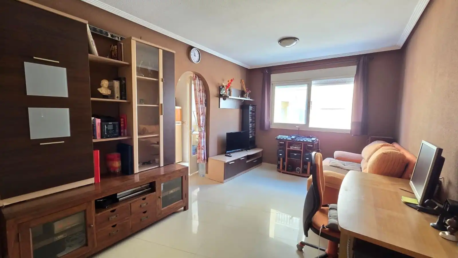 Sala d'estar de Apartament en venda en Torrevieja amb Terrassa, Moblat i Balcó