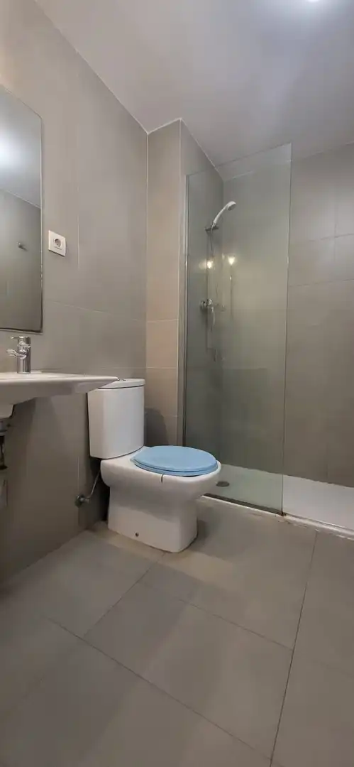 Bany de Pis en venda en Barcelona amb Calefacció