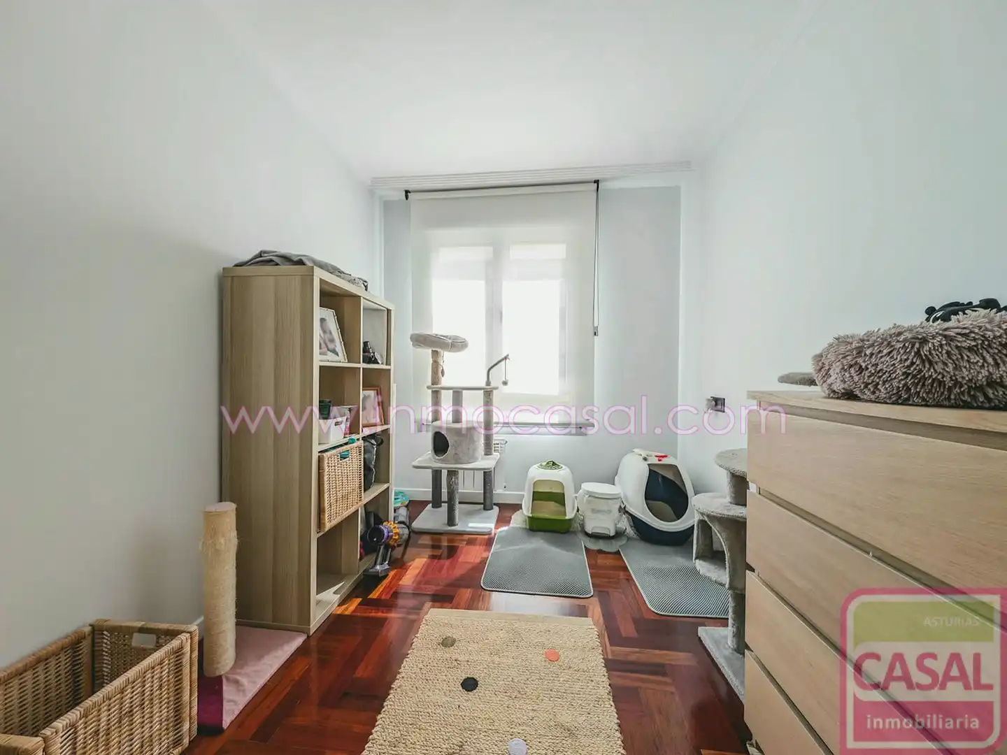 Habitación de Piso en venta en Oviedo  con Calefacción, Terraza y Trastero