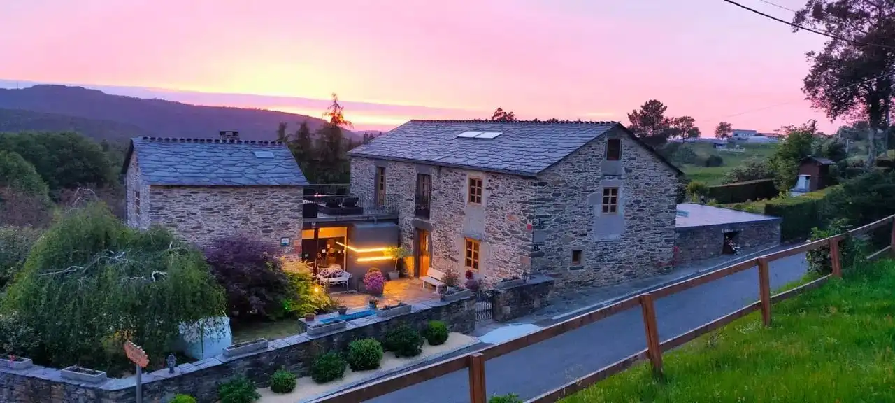 Vista exterior de Finca rústica en venta en Monfero con Calefacción, Jardín privado y Amueblado
