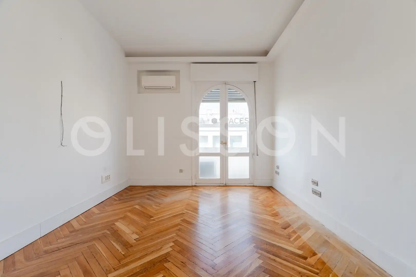 Living room of Flat for sale in Madrid  with Air Conditioner, Heating and Storage room