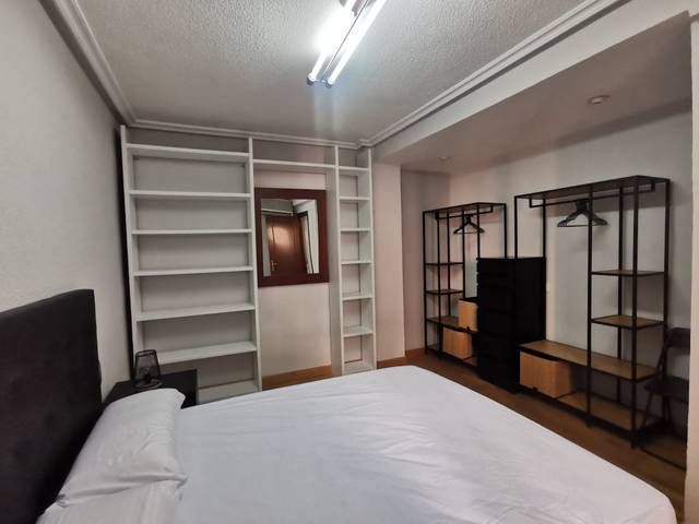 Apartamento en Alquiler en Calle Azafranal en Barrio del Centro
