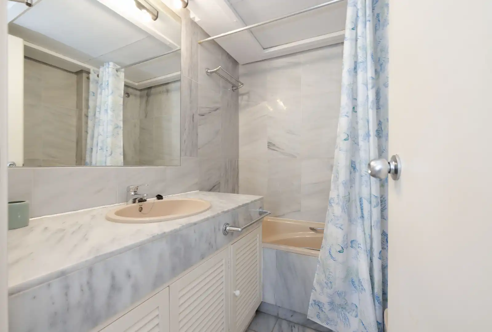 Baño de Dúplex en venta en Marbella con Aire acondicionado, Calefacción y Terraza