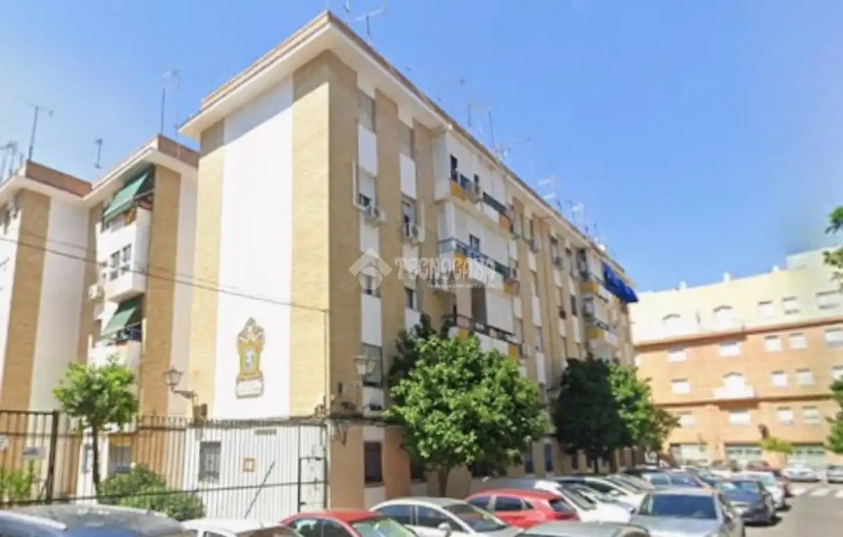 Vista exterior de Piso en venta en Sevilla