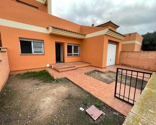 Vista exterior de Casa adosada en venda en Cartagena amb Jardí privat i Terrassa