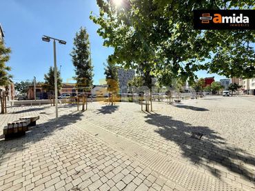 Local comercial en venda a Centre - Sant Oleguer