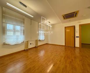 Office to rent in Salamanca Capital  with Air Conditioner and Terrace