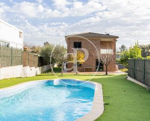 Piscina de Casa o xalet de lloguer en Cerdanyola del Vallès amb Aire condicionat, Calefacció i Jardí privat