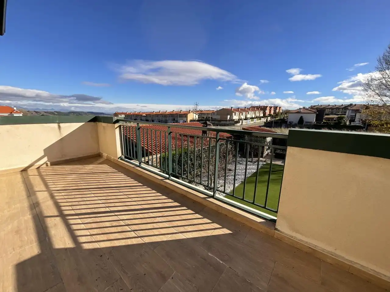Terrassa de Casa adosada en venda en Cirueña amb Calefacció, Jardí privat i Parquet