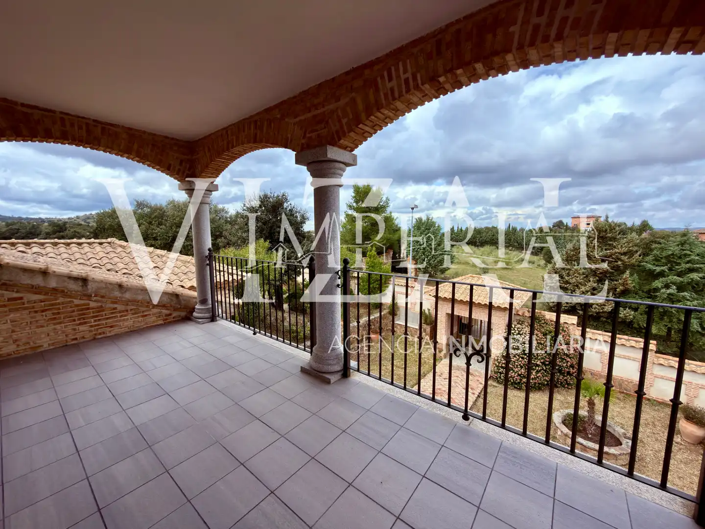 Terrassa de Casa o xalet en venda en Toledo amb Aire condicionat, Calefacció i Jardí privat
