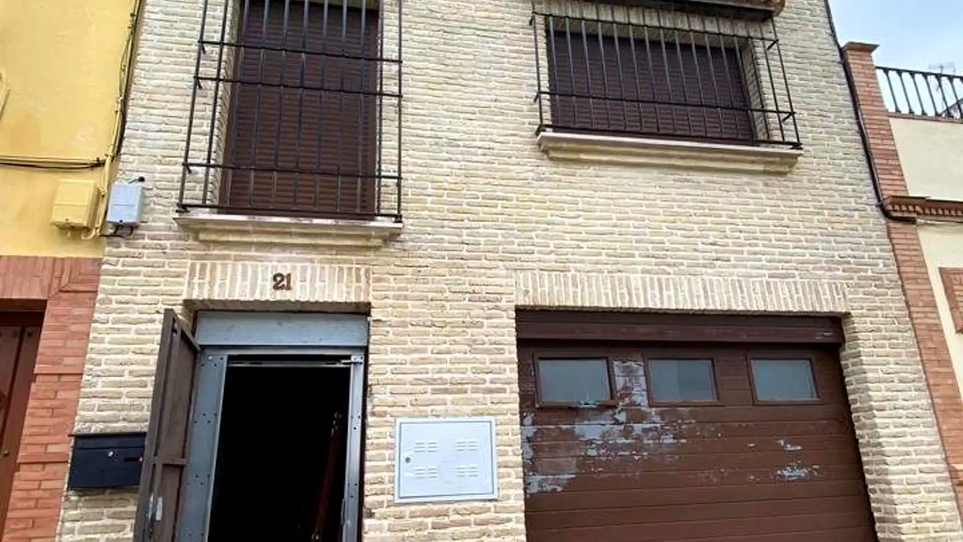 Exterior view of Houses for sale in Mairena del Aljarafe