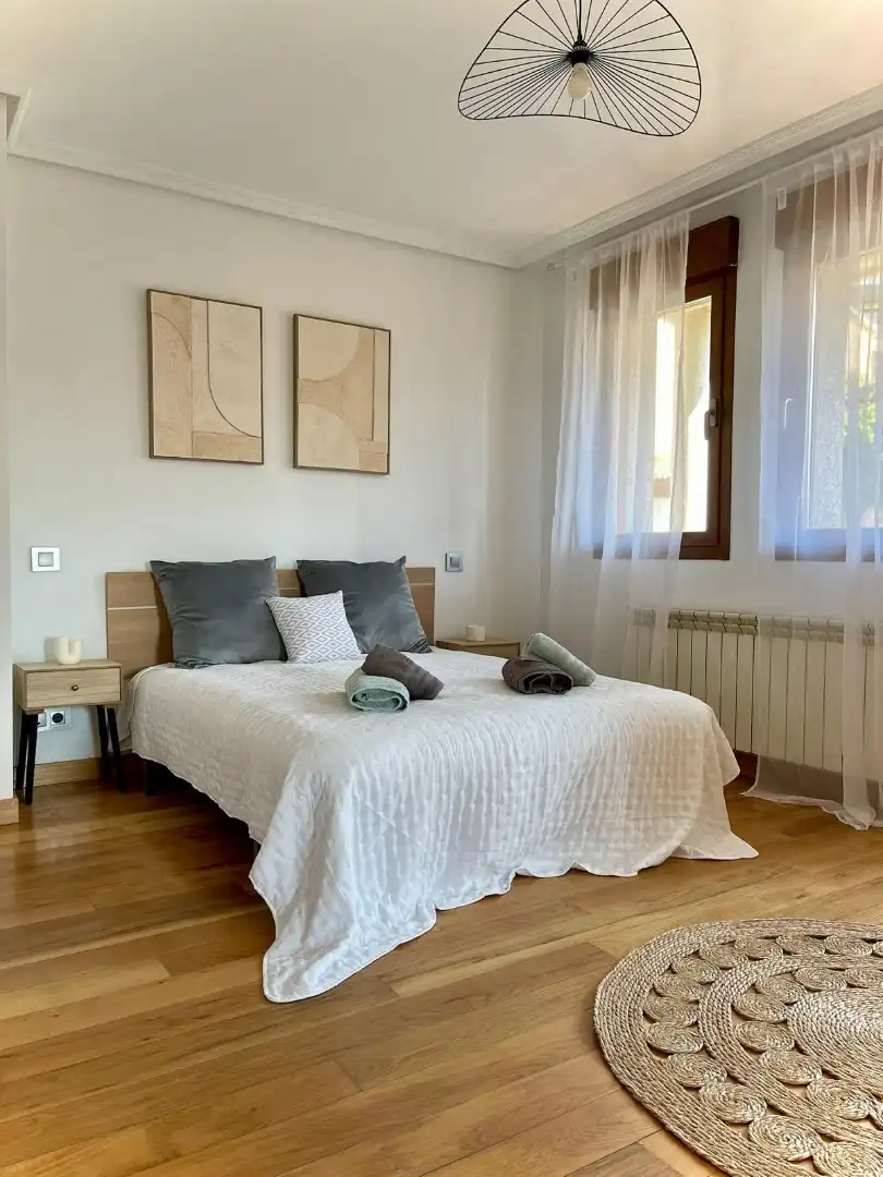 Dormitori de Casa o xalet en venda en Villayerno Morquillas amb Calefacció, Jardí privat i Terrassa