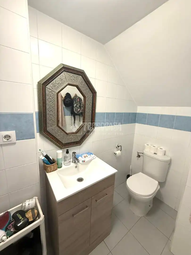 Baño de Casa adosada en venta en Palomares del Río