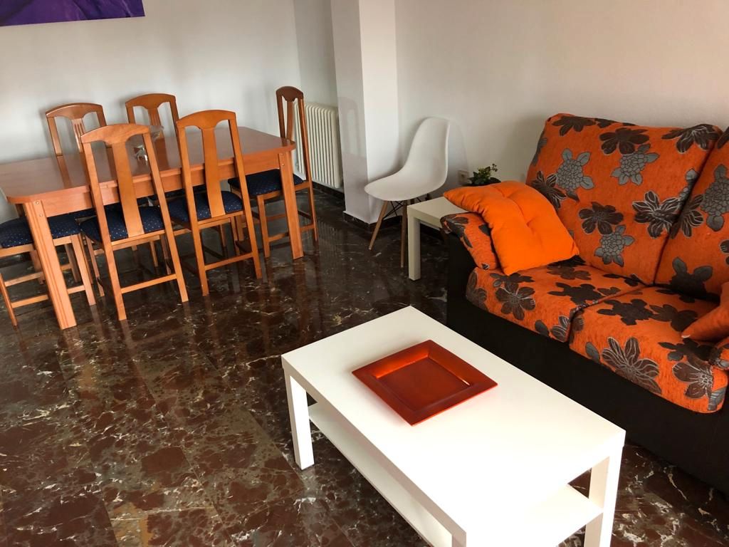 Sala de estar de Piso de alquiler en Úbeda con Calefacción, Amueblado y Lavadora