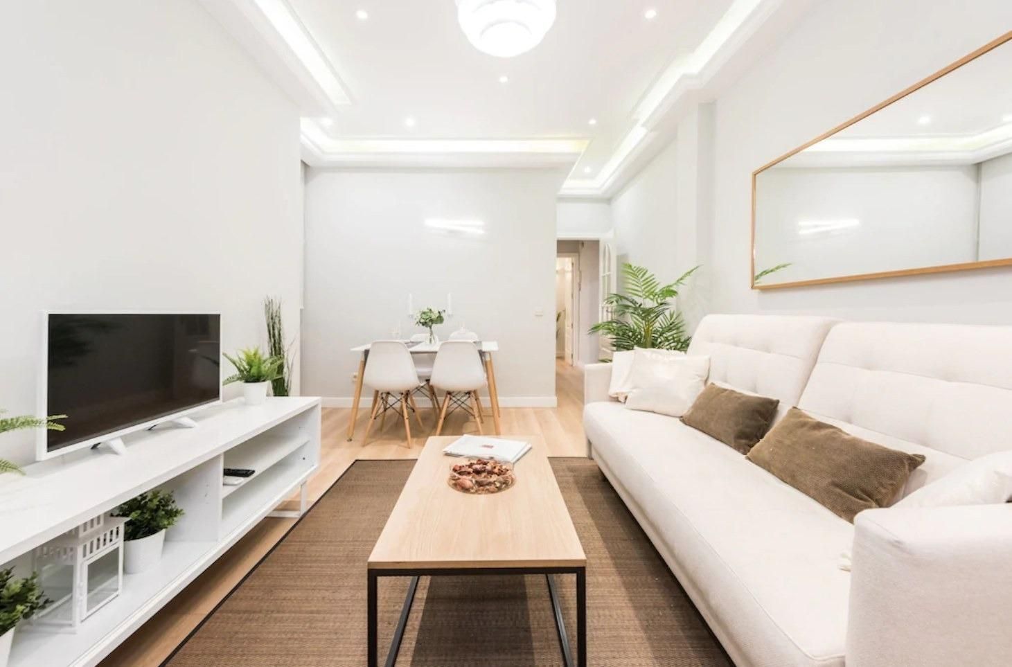 Sala d'estar de Apartament de lloguer en Ciudad Real Capital amb Aire condicionat i Balcó