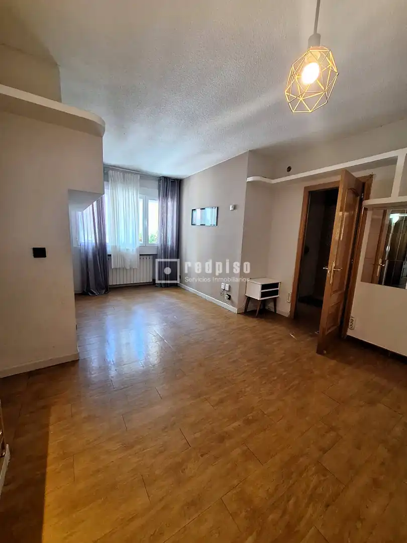 Dormitori de Pis en venda en Madrid amb Calefacció, Parquet i Terrassa