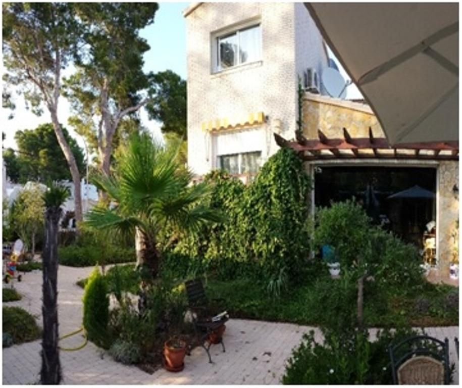 Jardí de Casa o xalet en venda en Mont-roig del Camp amb Aire condicionat, Calefacció i Traster