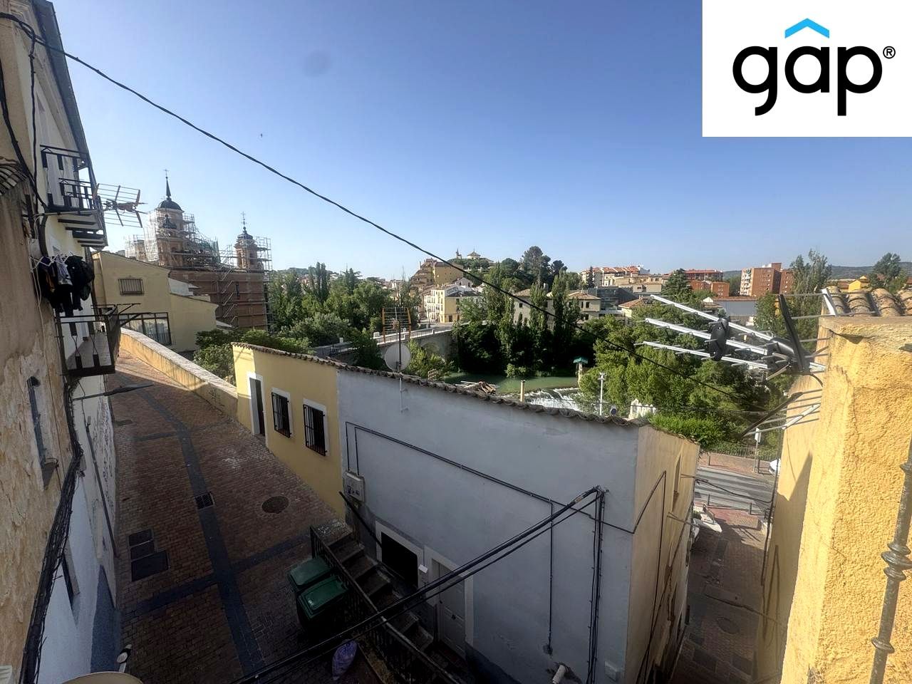 Exterior view of House or chalet to rent in Cuenca Capital  with Heating, Furnished and Balcony