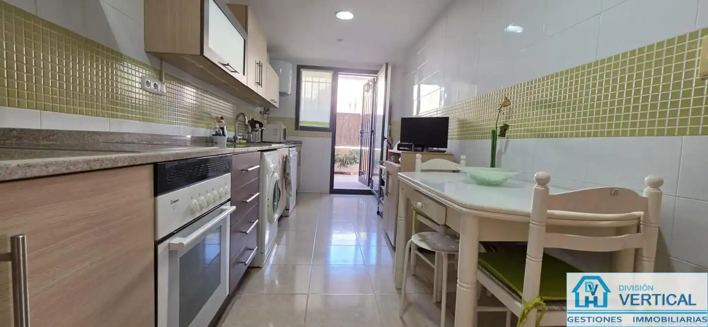 Cocina de Planta baja de alquiler en Paterna con Aire acondicionado, Calefacción y Terraza