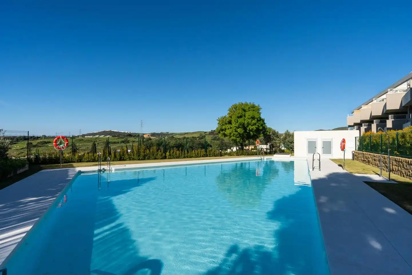 Piscina de Apartament en venda en Estepona amb Aire condicionat, Calefacció i Terrassa