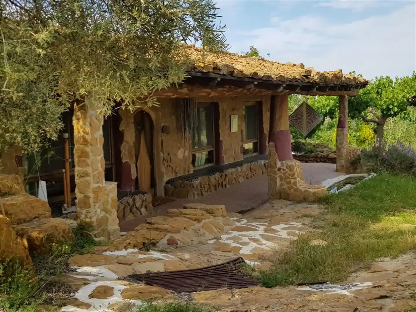 Außenansicht von Country house zur Miete in Sierra Engarcerán mit Privatgarten