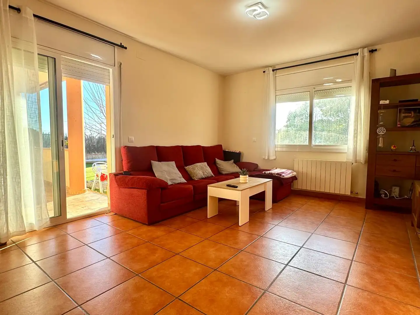 Sala d'estar de Casa o xalet en venda en Vidreres amb Calefacció, Jardí privat i Terrassa
