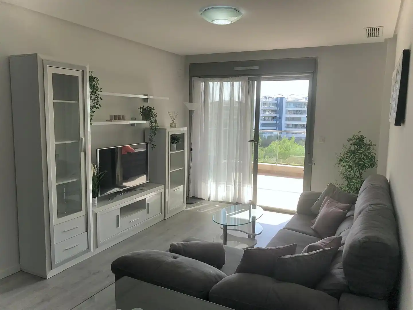 Wohnzimmer von Wohnungen zur Miete in Orihuela mit Klimaanlage, Schwimmbad und Möbliert