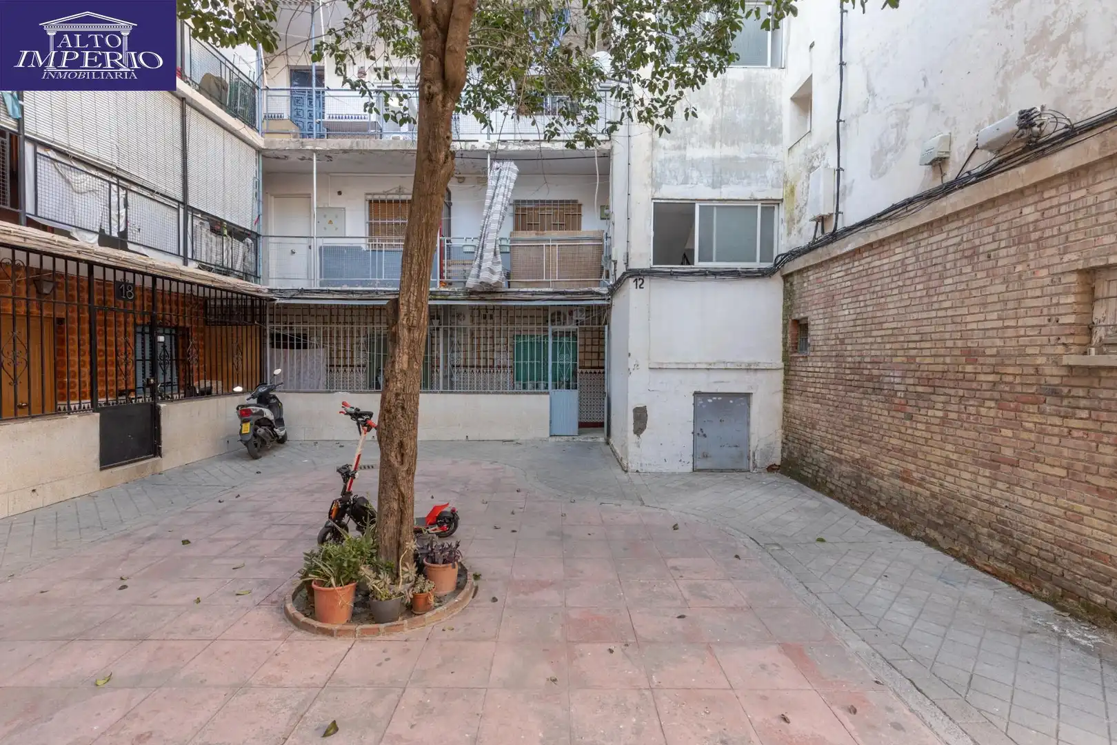 Exterior view of Flat for sale in Granada