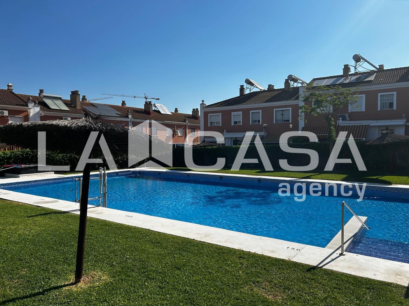 Casa adosada en venda a Avenida de Europa