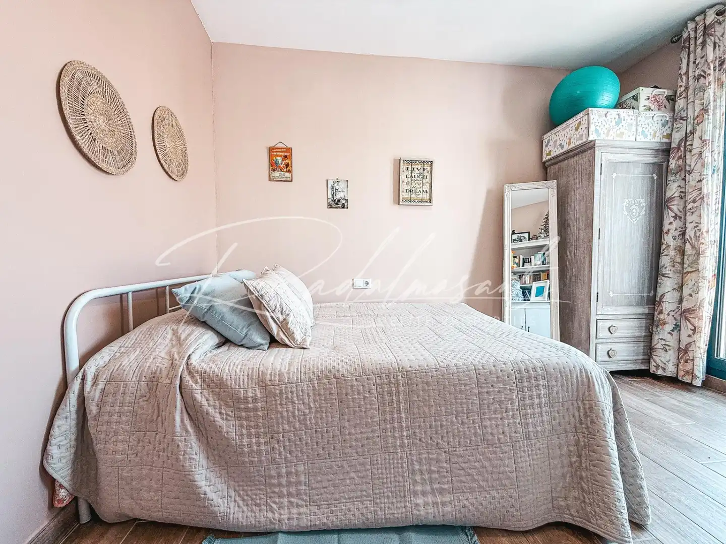Habitación de Casa adosada en venta en Cambrils con Calefacción, Jardín privado y Terraza