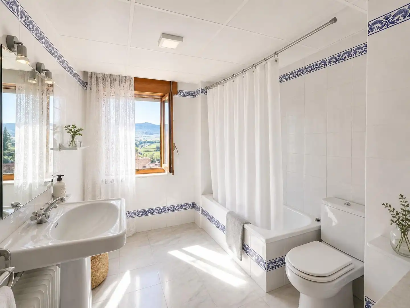 Bathroom of Attic for sale in Plasencia  with Heating, Terrace and Storage room