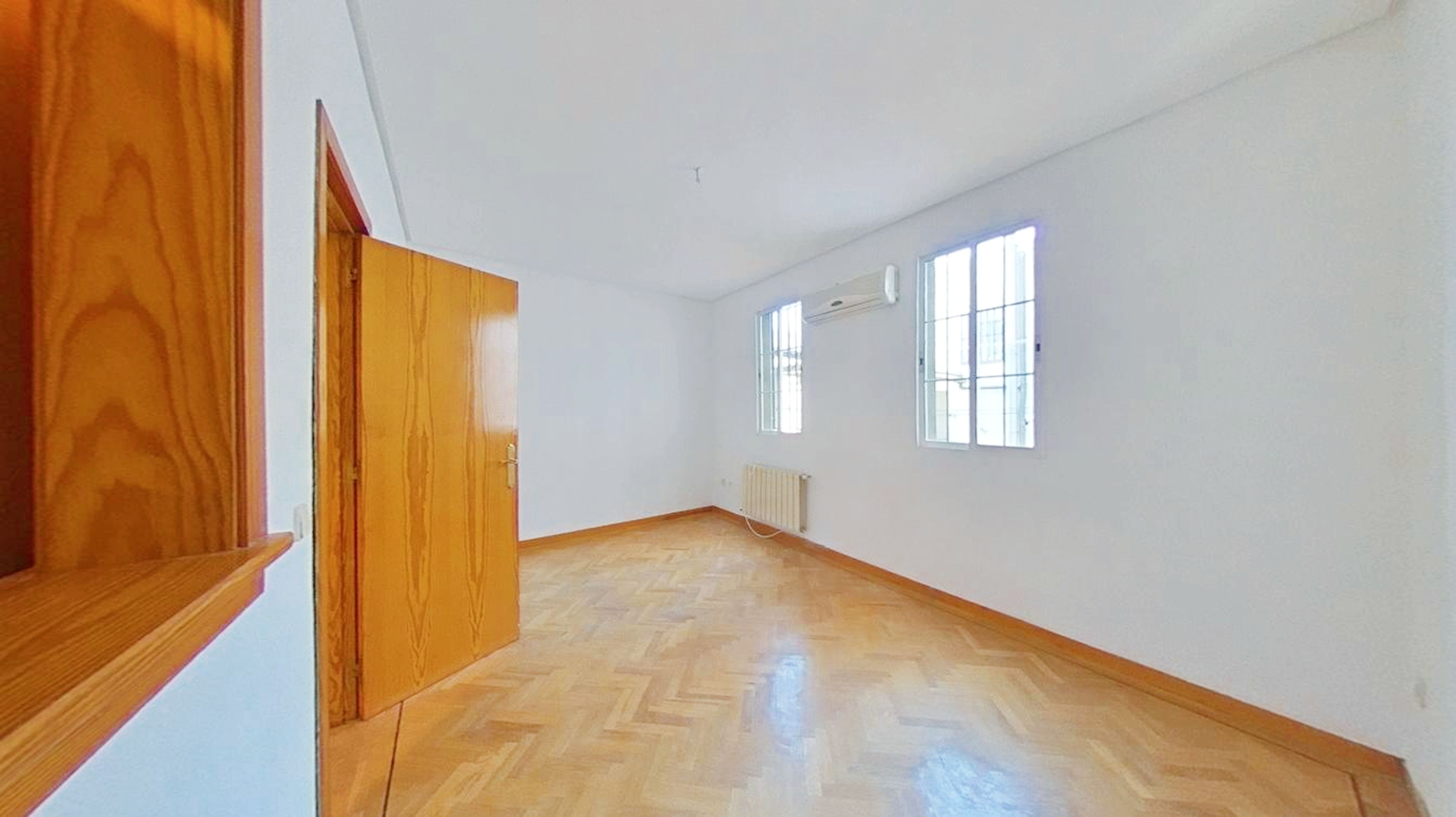 Bedroom of Flat for sale in  Madrid Capital  with Heating, Parquet flooring and Oven