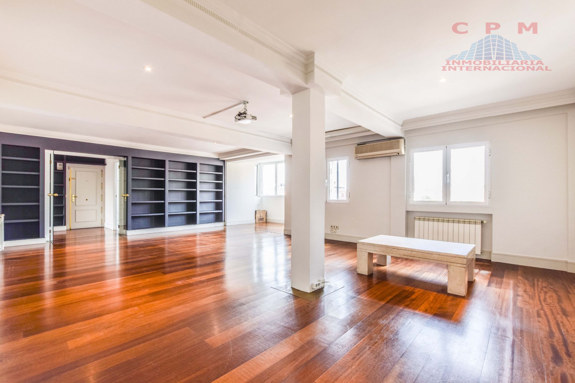 Sala de estar de Dúplex de alquiler en  Madrid Capital con Aire acondicionado, Calefacción y Parquet