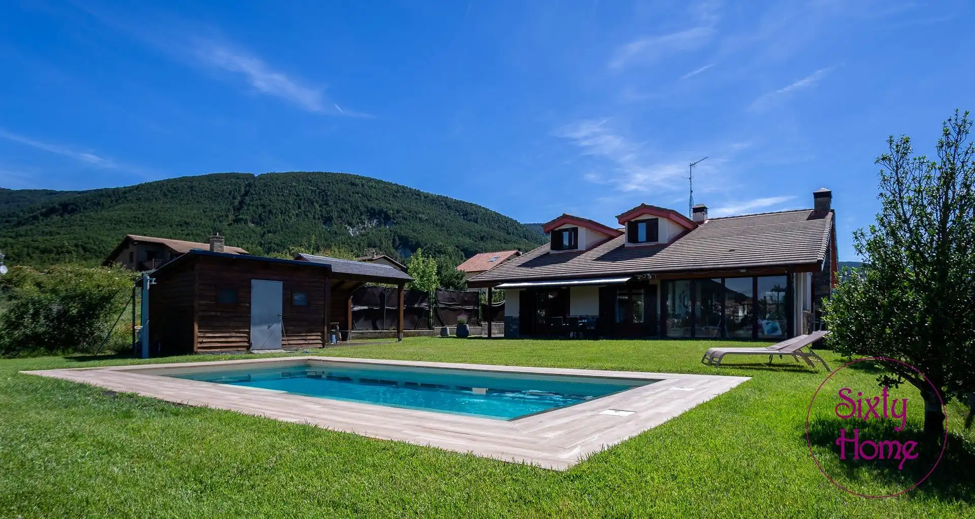 Piscina de Casa o chalet en venta en Jaca con Calefacción, Jardín privado y Parquet