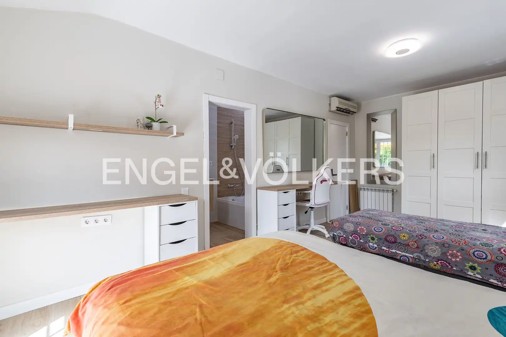 Dormitori de Casa o xalet de lloguer en Sant Cugat del Vallès amb Aire condicionat, Calefacció i Jardí privat