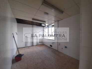 Local comercial en alquiler en Els Pavos