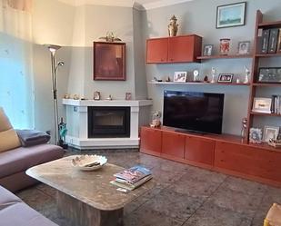 Living room of Single-family semi-detached for sale in El Prat de Llobregat  with Air Conditioner, Terrace and Balcony
