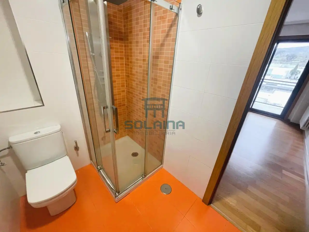 Bany de Apartament de lloguer en Ourense Capital  amb Calefacció, Traster i Balcó