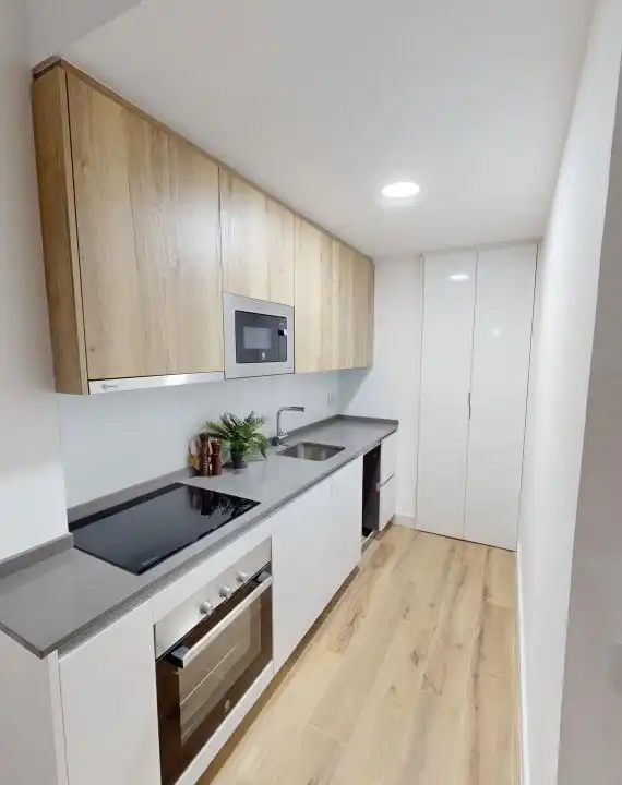Estudio en venta en Calle Lagunillas, 48, La Victoria