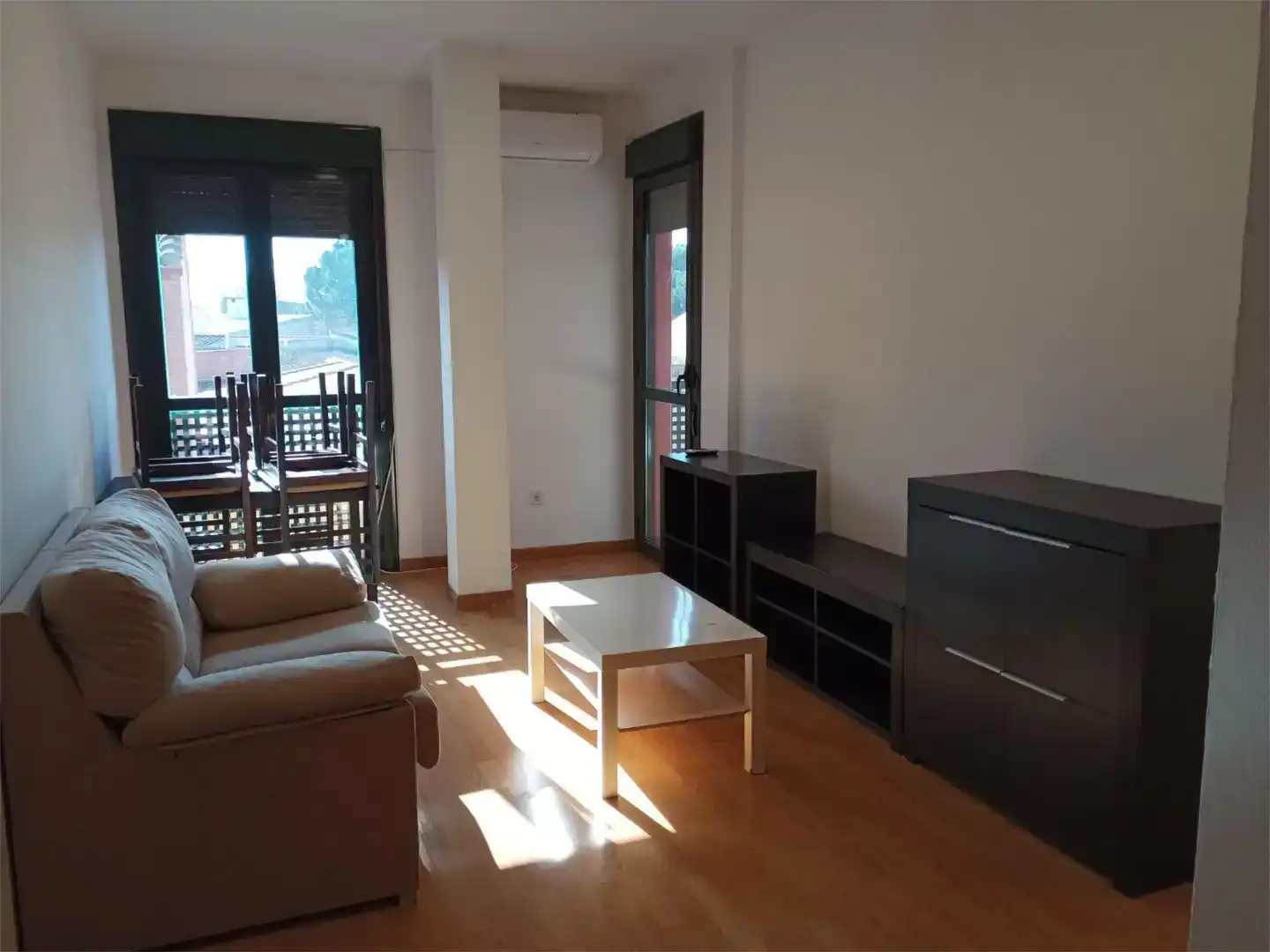 Sala d'estar de Pis en venda en Calera y Chozas amb Aire condicionat i Balcó
