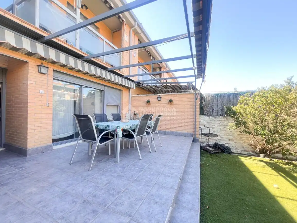 Casa aparellada amb piscina en venda a La Dehesa - El Pinar, imagen 5