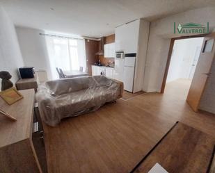 Sala d'estar de Apartament de lloguer en  Granada Capital amb Calefacció, Terrassa i Moblat