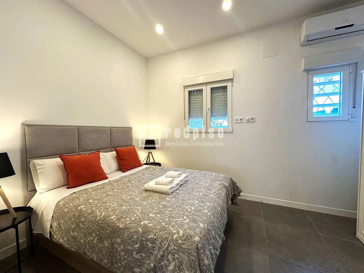 Bedroom of Flat for sale in Madrid  with Air Conditioner, Heating and Furnished