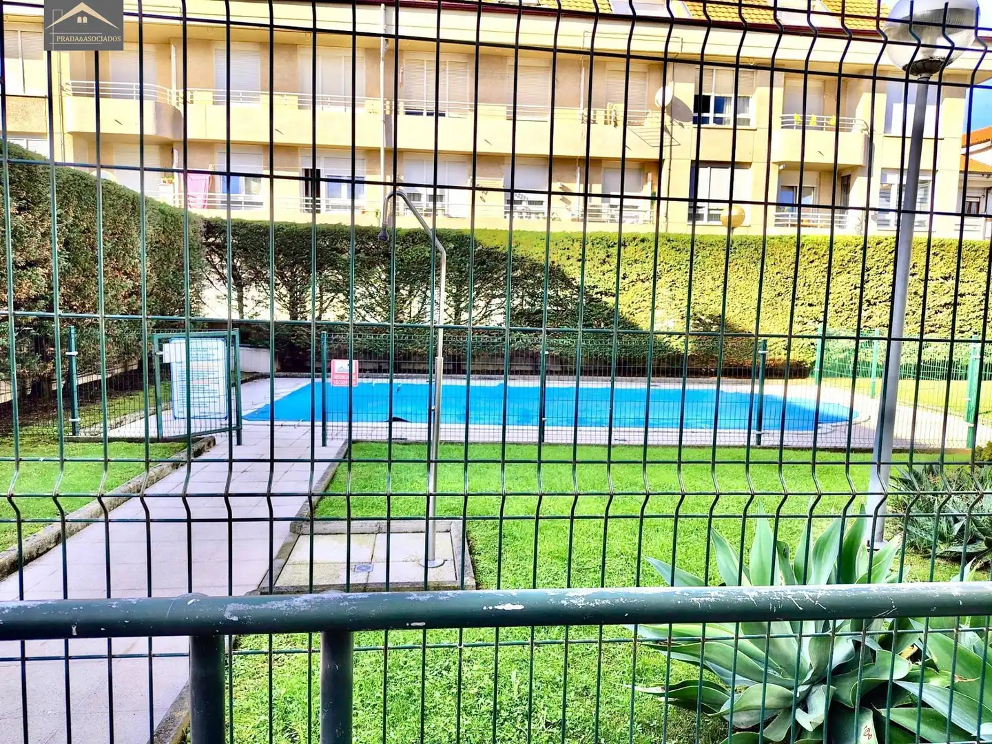 Piscina de Dúplex en venta en Bareyo con Calefacción, Terraza y Amueblado