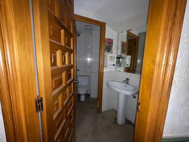 Badezimmer von Geschaftsraum zum Verkauf in Jadraque