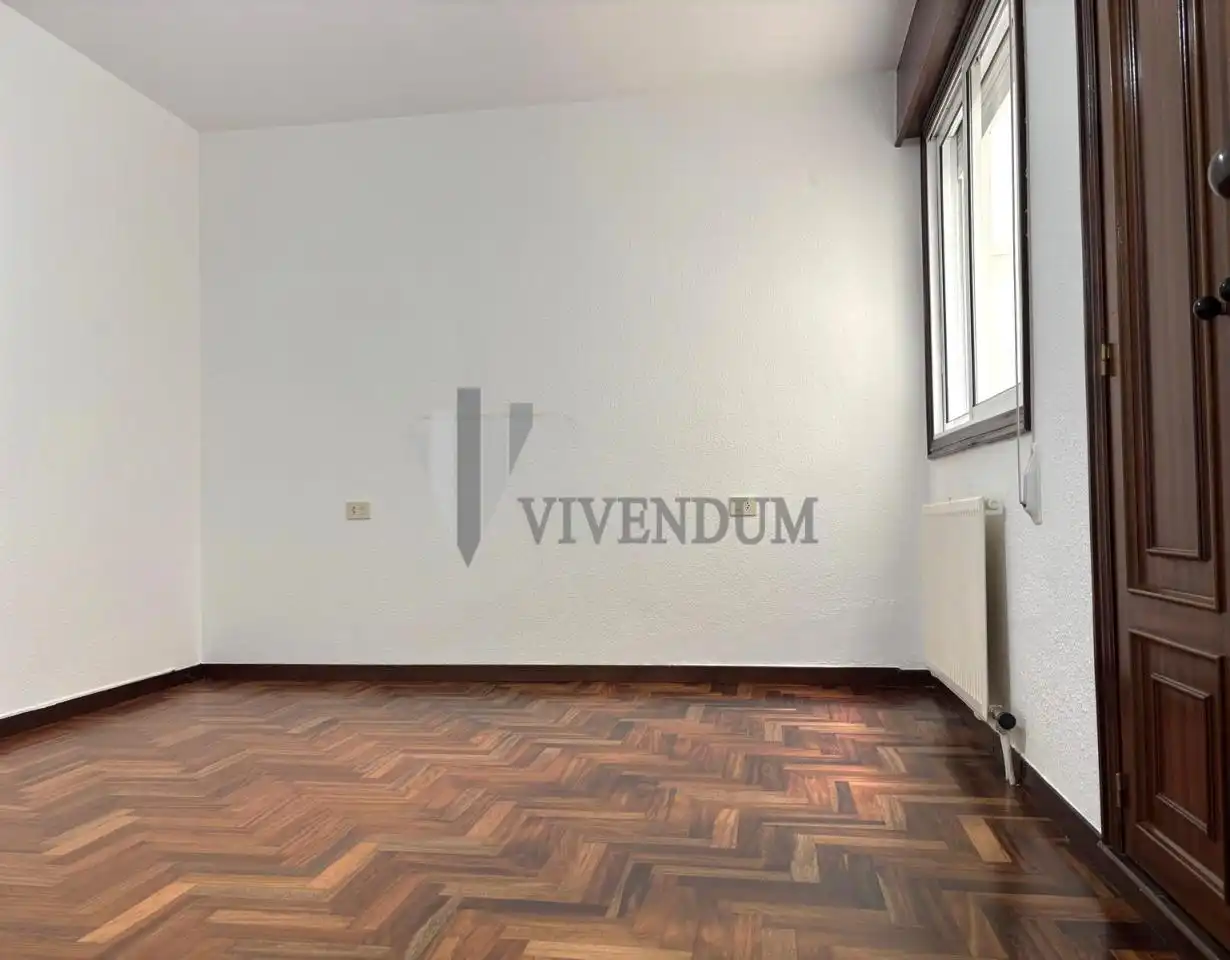 Sala de estar de Piso de alquiler en Vigo  con Calefacción, Parquet y Terraza